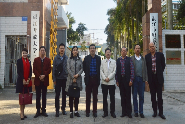 市财政局领导到我校调研