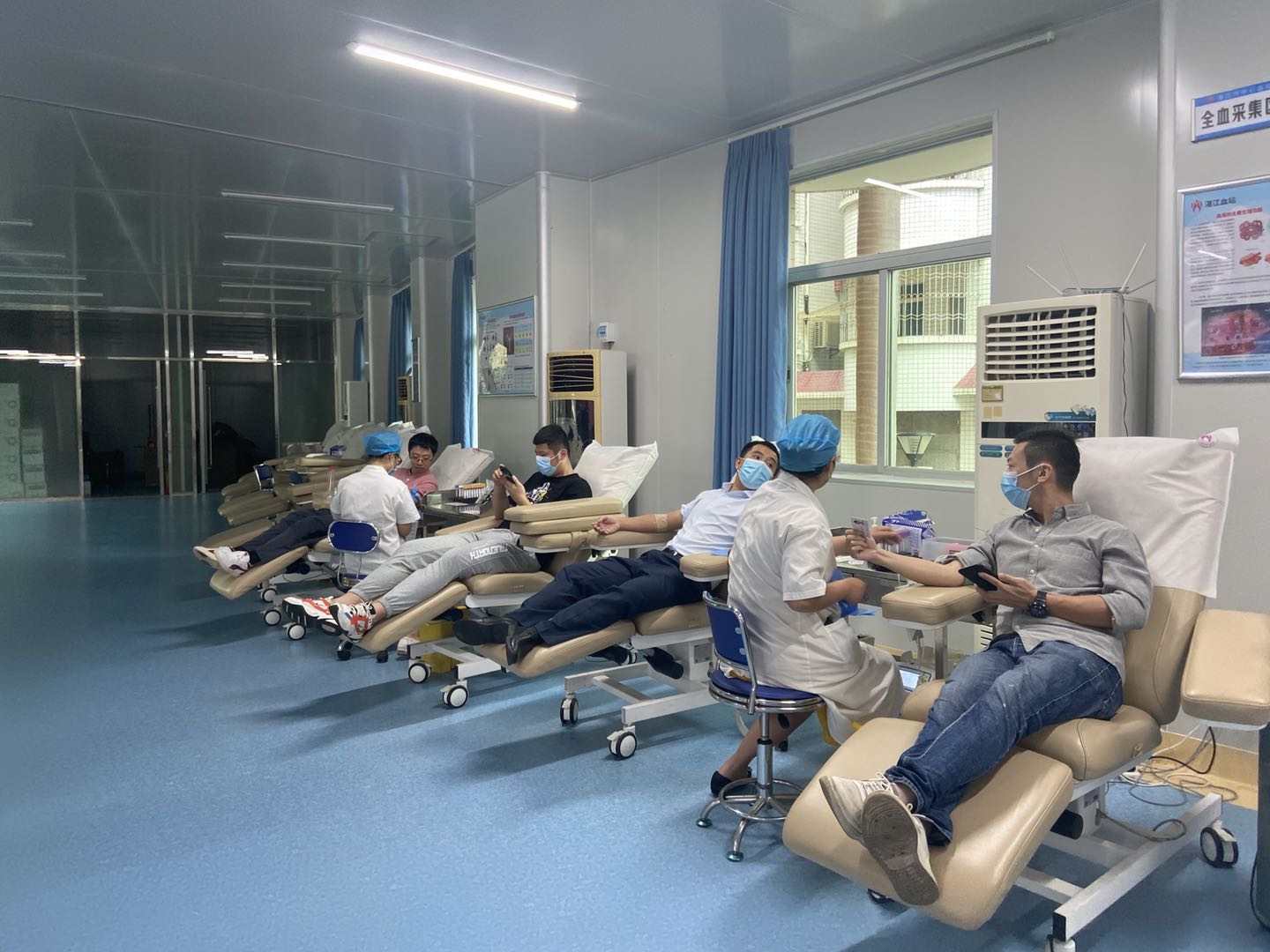 湛江开放大学教职工积极参与无偿献血活动