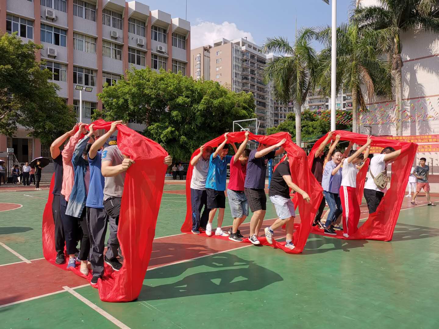 我校工会组织教职工开展2019年喜迎建国七十周年健身游园活动