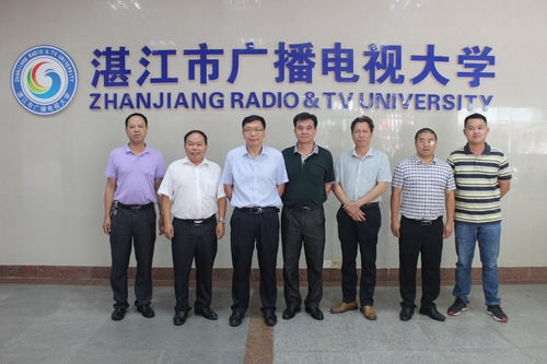 清远电大常务副校长罗健文一行来我校参观交流