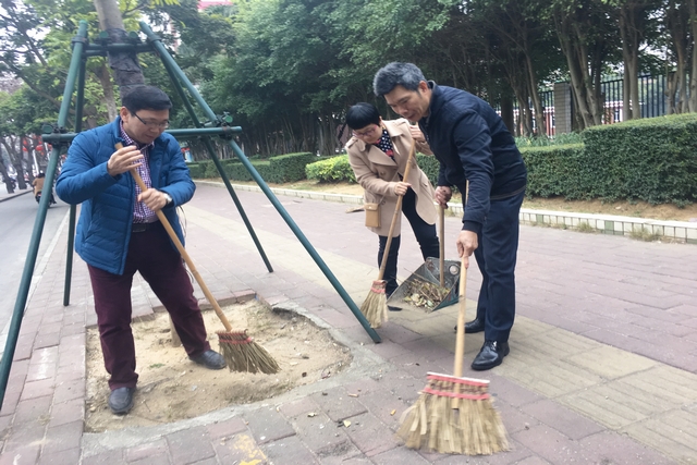 我校组织开展&ldquo;迎新年环境卫生大扫除&rdquo;活动