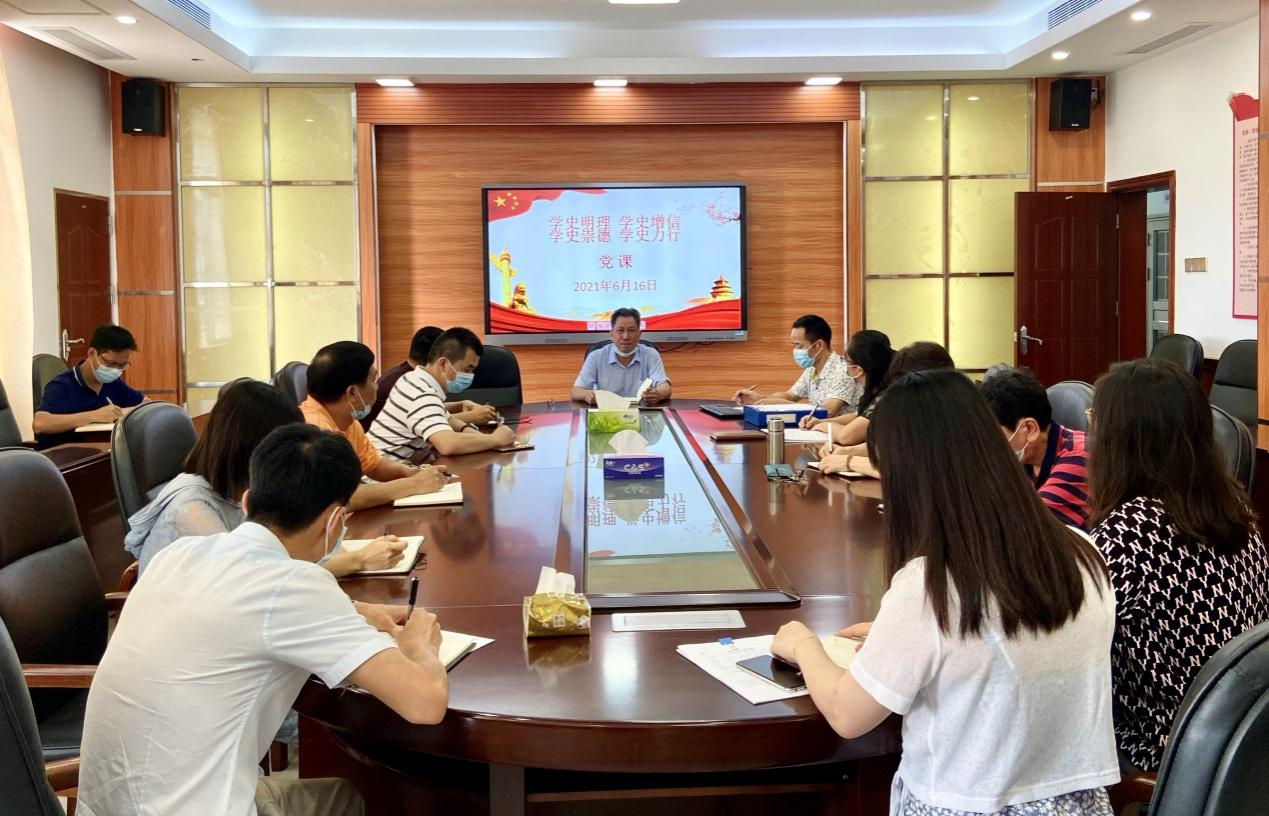 学史明理，学史增信，学史崇德，学史力行李聪睿副校长给第三支部党员上党课