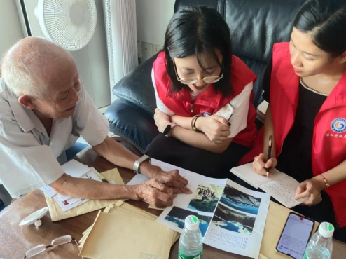 &ldquo;我为群众办实事&rdquo;&mdash;&mdash;办公室、团委组织志愿服务队结对服务老党员，聆听老党员的故事