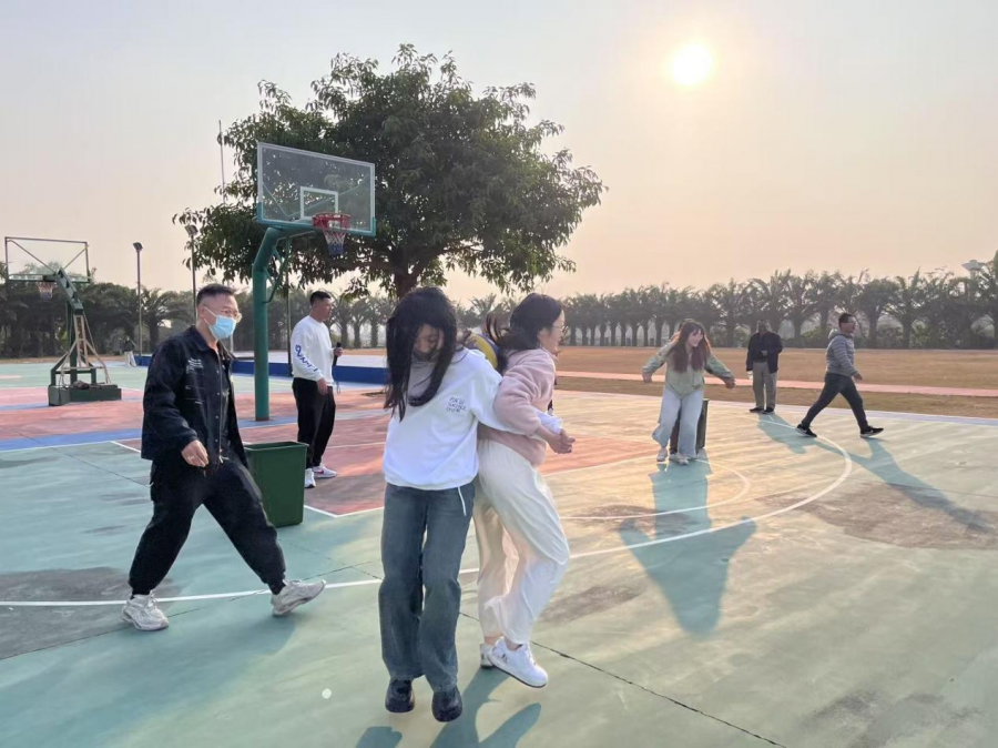 我校工会开展趣味运动会